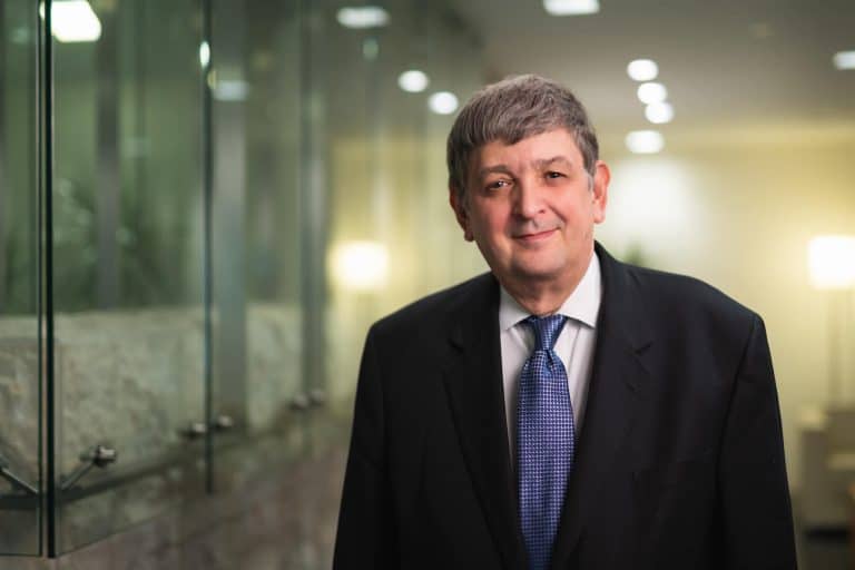 Roger Szemraj headshot